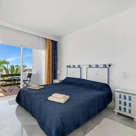 Amazing Views, Chic Beach Duplex Εστεπόνα